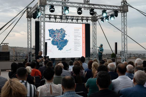 «Ապրելու երկիր» կուսակցության մեգանախագծերից և երևանցիներին արվող կարևորագույն առաջարկներից մեկը Երևանի ճոպանուղու համակարգի կառուցումն է