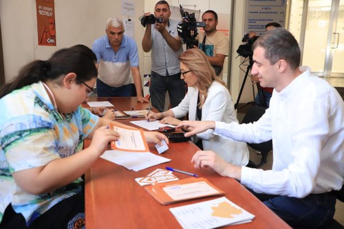 «Ապրելու երկիր» կուսակցությունը միացել է «Հայաքվե» քաղաքացիական նախաձեռնության ստորագրահավաքին