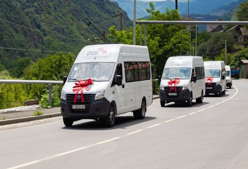 «Ապրելու երկիրը» սկսվում է համայնքներից․ միկրոավտոբուսներ Ալավերդի համայնքին