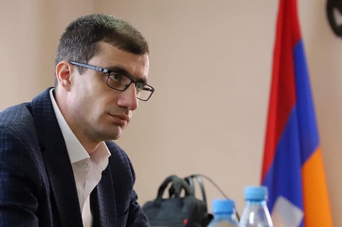 Փաշինյանը շարունակում է մնալ լրագրողական մակարդակի վրա. Մեսրոպ Առաքելյան