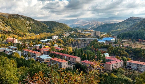 Համայնքի իշխանության անելիքը այս ընթացքում եղավ ժայռին ֆանարիկ դնելն ու Ջերմուկի սիմվոլ հանդիսացող եղնիկի տեսակն ու սեռը փոխելը. Սյուզաննա Ավետիսյան