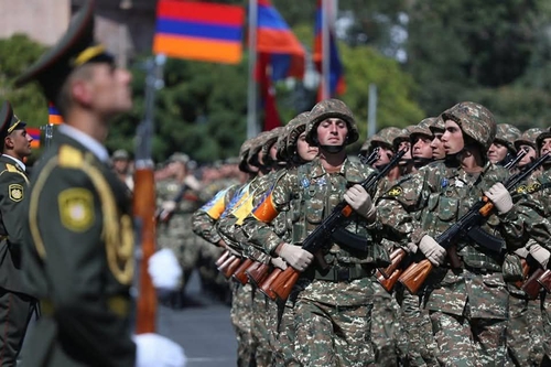 Շնորհավոր տոնդ, հայոց բանակ․ Ապրելու Երկիր